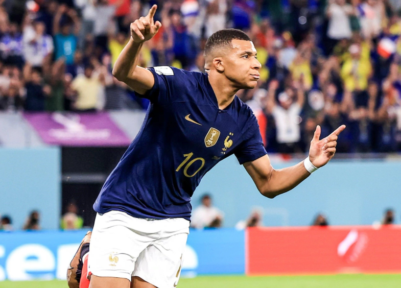 西甲国家德比：皇马奏凯，<a href='/news/tag/1198.html' style='color: blue;'>姆巴佩</a>破门后激情发声